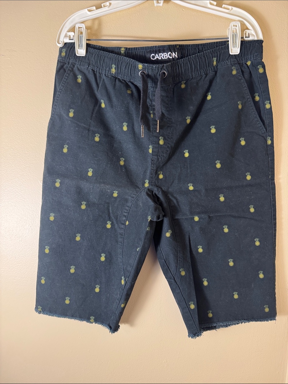 Carbon Black Pineapple-Print Men's Hybrid Shorts